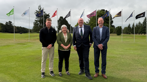 Warm welcome for top women golfers
