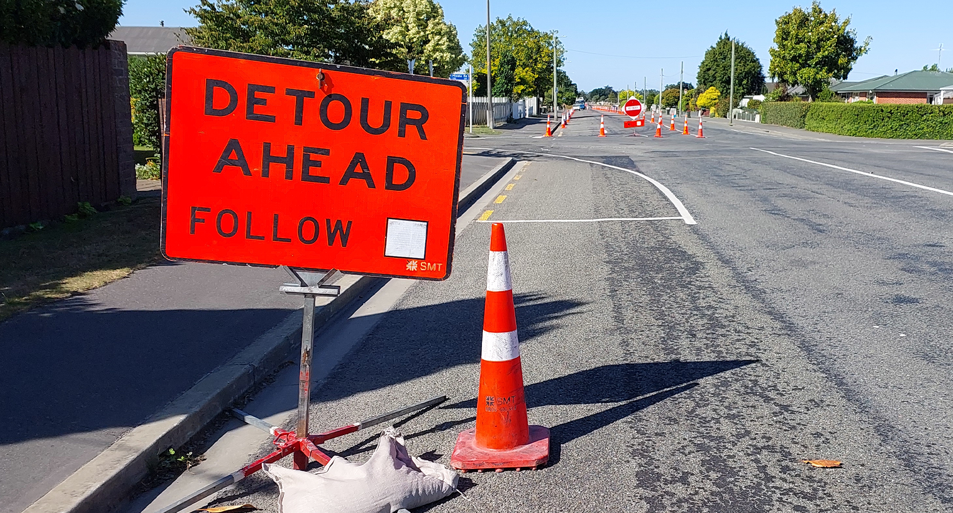 Detour sign for road works