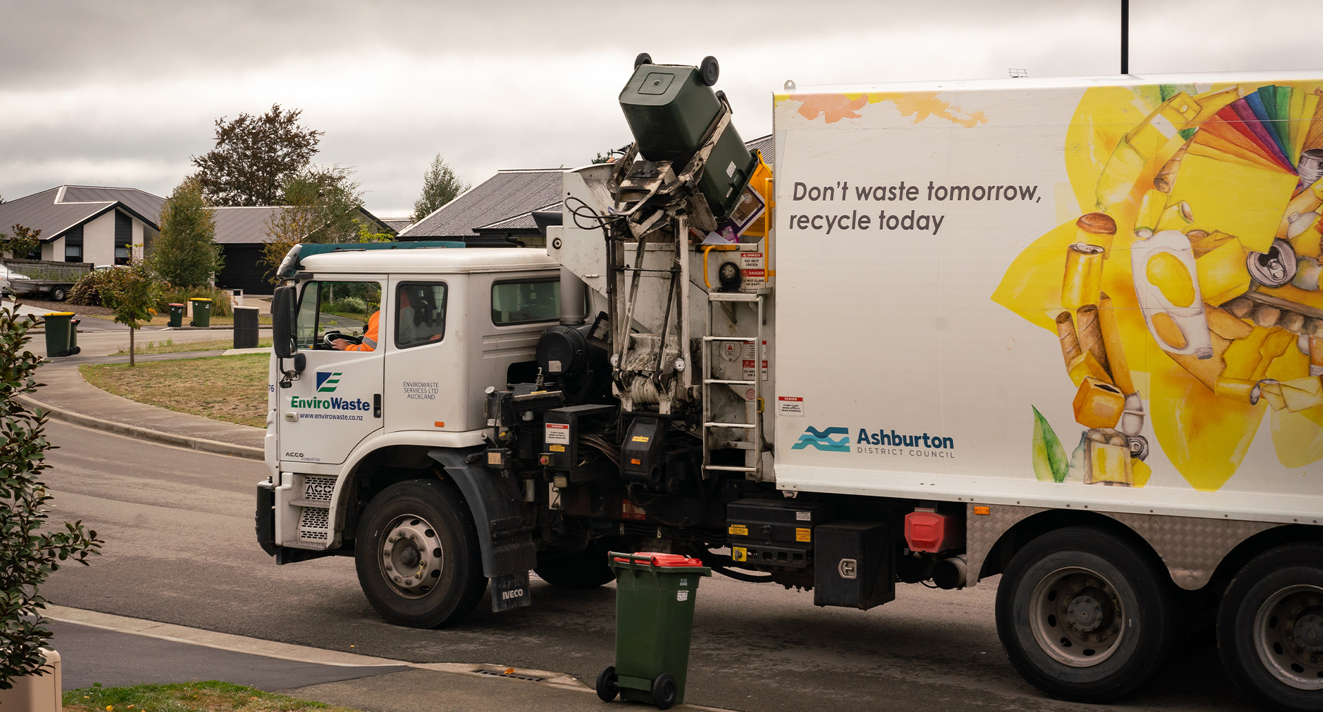 Rubbish collection truck