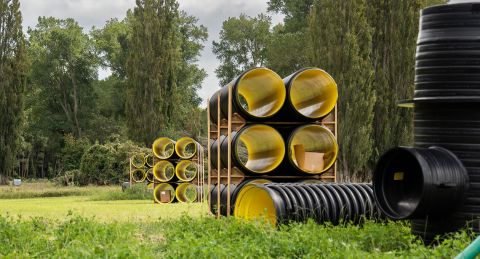 New wastewater pipes locked in