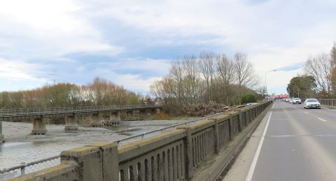 Beehive bridge meeting ends on positive note
